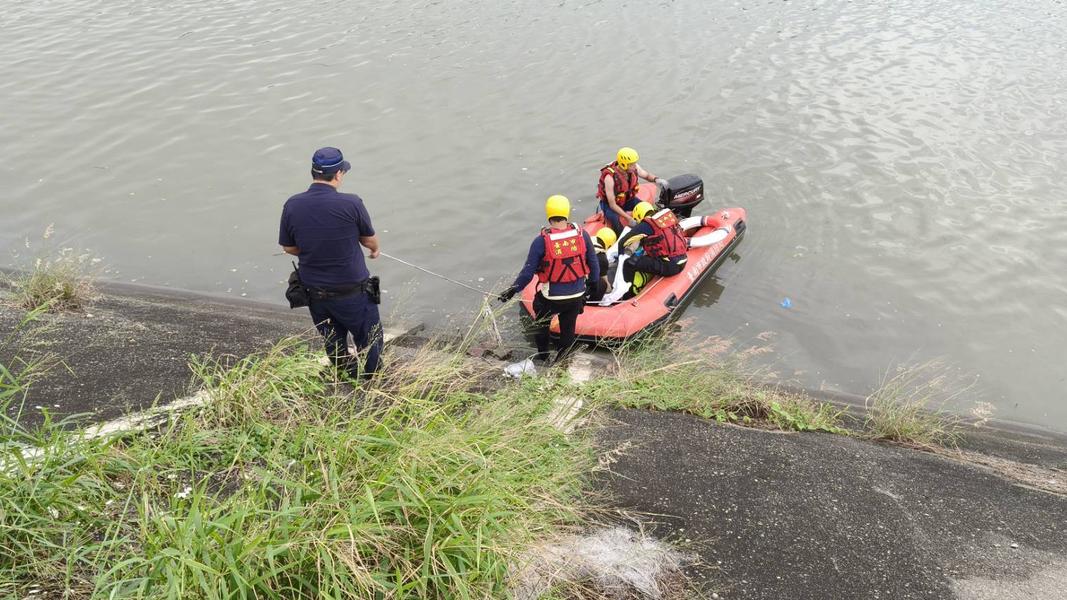 台南北門排水道站有人影漂浮 60歲男撈起已成浮屍