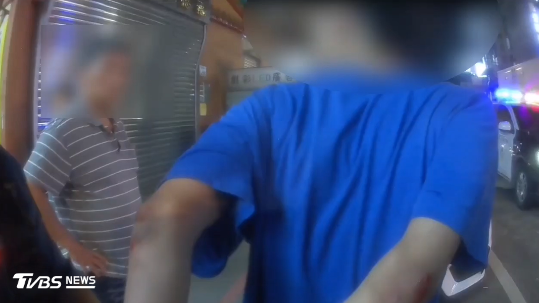 超商男胡言亂語遭制止 竟拔刀刺人