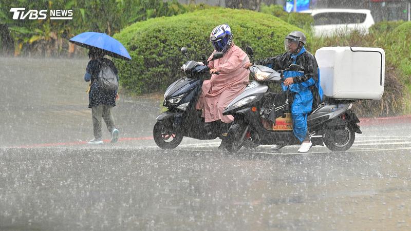 明天天氣/明北部午後防豪雨!下週低壓帶接力 全台又濕又熱