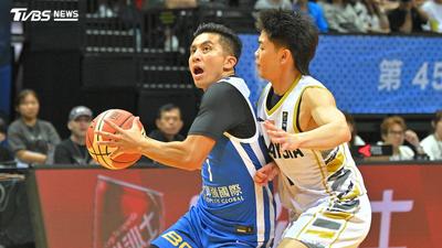 瓊斯盃/高國豪火力全開!狂轟25分 率中華白逆轉大馬奪首勝