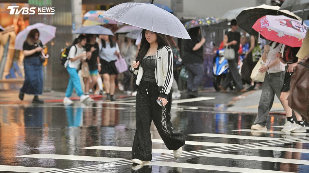 大雨「連8天灌全台」!下波雨勢更劇烈 新熱帶擾動發展西衝