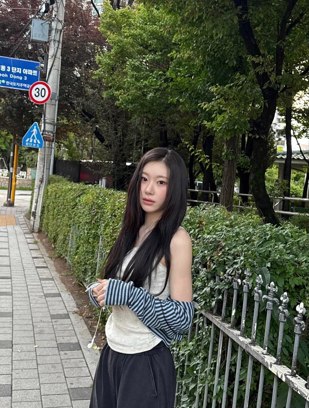 彩領日前辦見面會與媽媽相擁落淚。（圖／翻攝自IG）