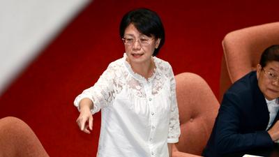 翁曉玲嗆告堂哥「蹭流量的遠房親戚」 再喊:我就是中國人