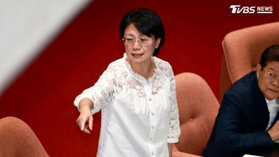 翁曉玲開砲了!嗆「一身正氣敵鳥氣」 放話116年總預算會大刪除