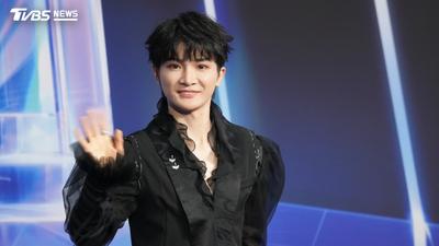 TMEA盛典/周深紅毯「故意穿不完」藏深意 曝連3年唱貴陽:很擔心