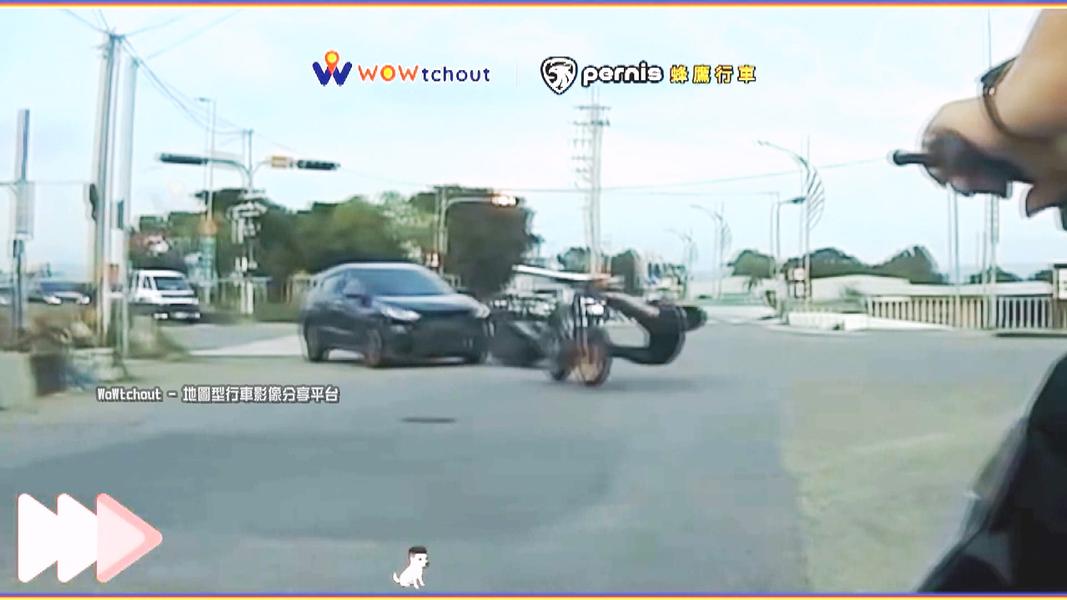 神岡交流道驚險車禍!休旅車擦撞機車 「下巴撞掉」畫面曝