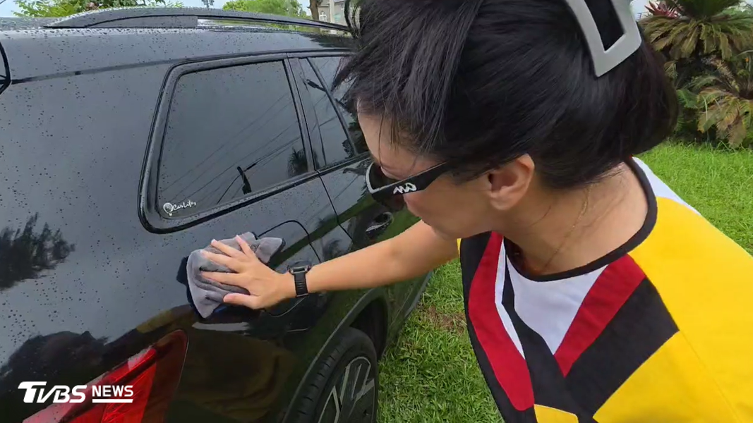 監視器曝光!安歆澐愛車遭強行開走