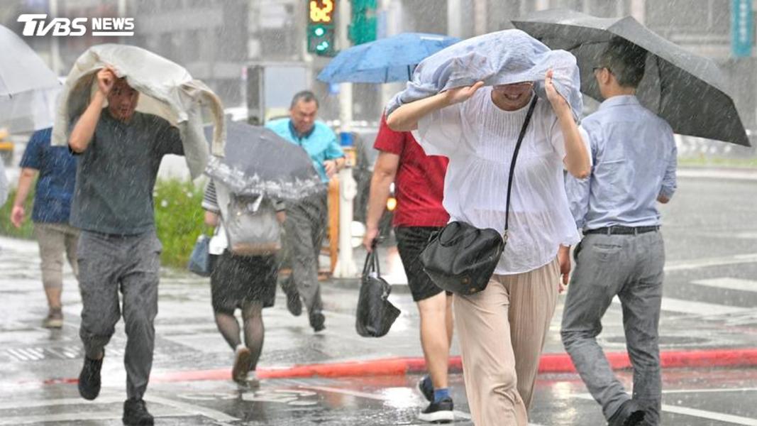 明天「雨勢最猛」 豪雨狂炸1地區