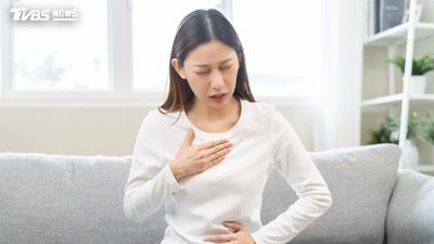 胃痛吃宵夜就不痛?醫揭「驚人真相」:恐已爛光多處潰瘍