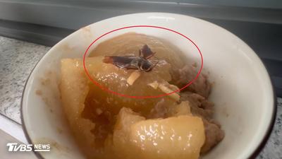 60年老店「彰化燒肉圓」爆有蟑螂! 網友吃「蔥頭酥」嚇喊超噁