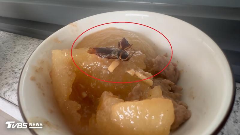 60年老店「彰化燒肉圓」爆有蟑螂! 網友吃「蔥頭酥」嚇喊超噁