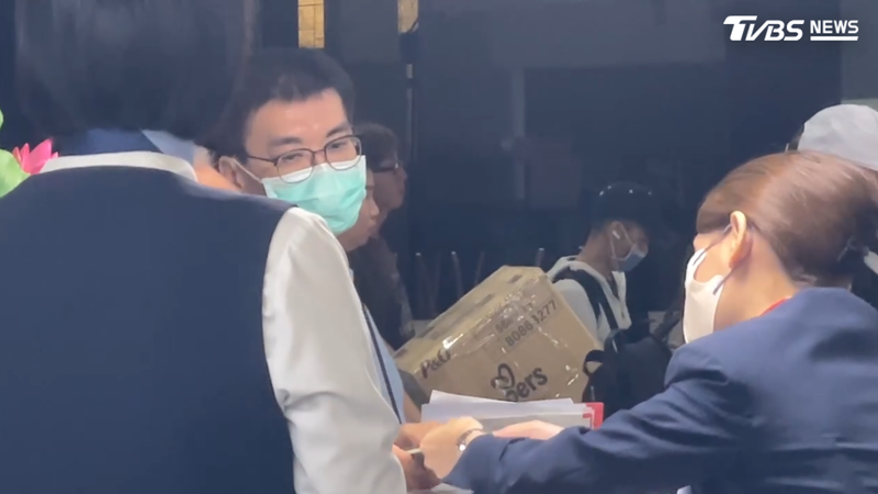 陳幸妤怒批趙建銘交往複雜「多線進行」 新歡女大生身分曝