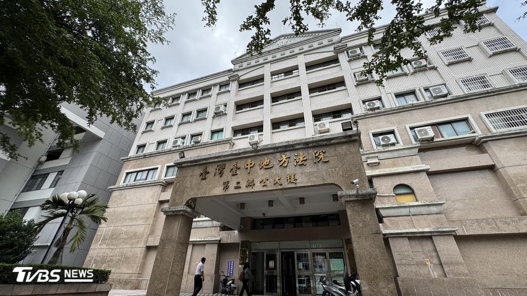台中生技公司老闆超派! 送愛女上學違停還打明星高中教官