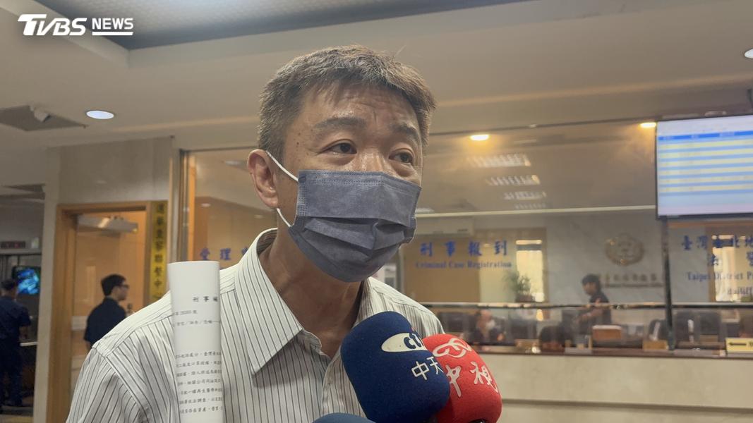 鉅淇口罩楊姓負責人。(圖/潘千詩攝)