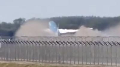 越航起飛撞擊驚險著陸!乘客曝「空姐1動作」 內行:準備逃生