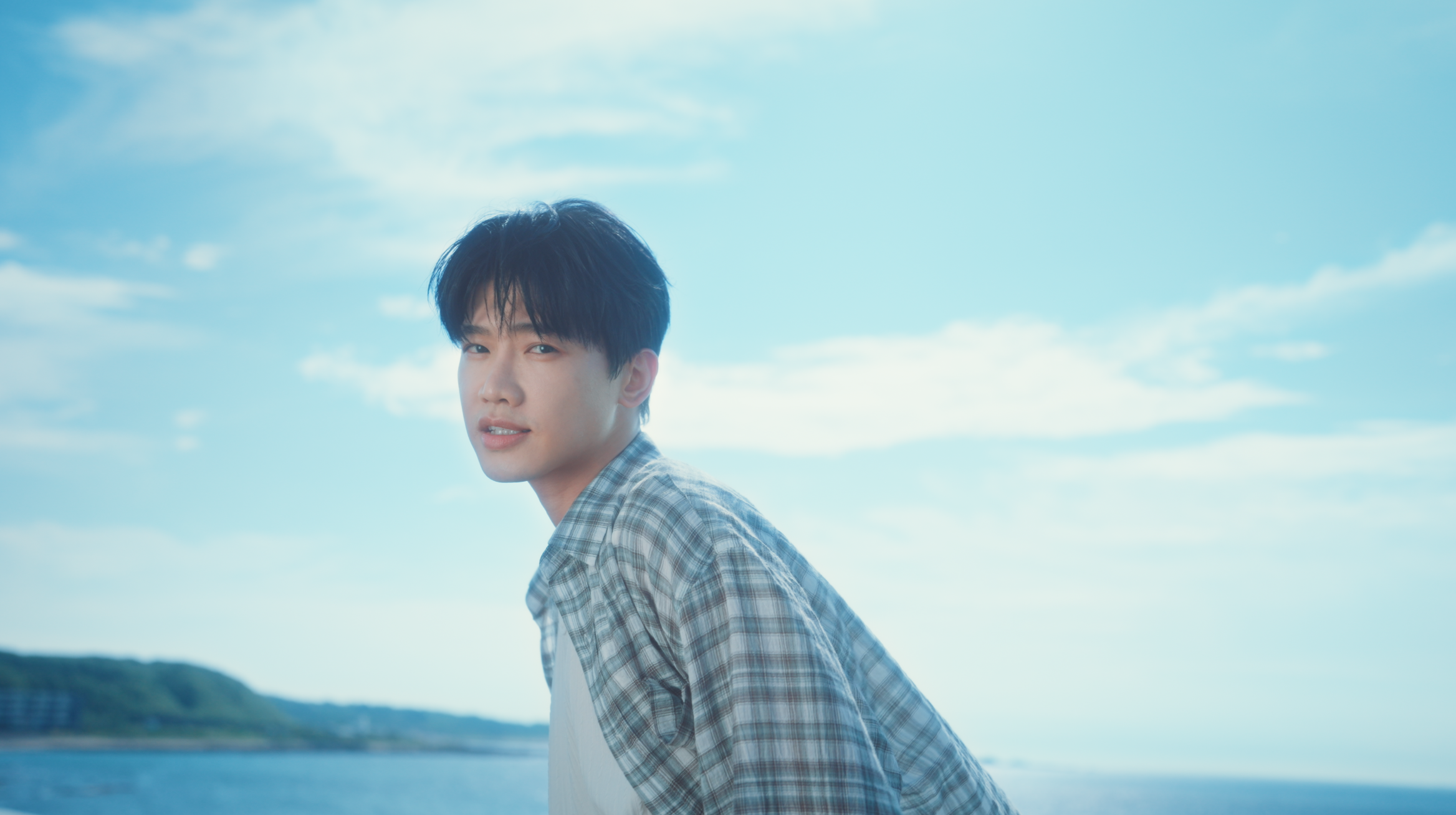 洪言翔全新單曲〈我在海邊那天遇見了答案〉。(圖/言裡有光文創工作室提供)