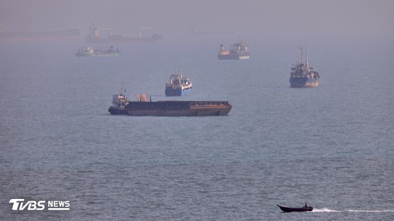 伊朗失守荷姆茲海峽?8成船隻改走阿曼航道 美軍護航見效