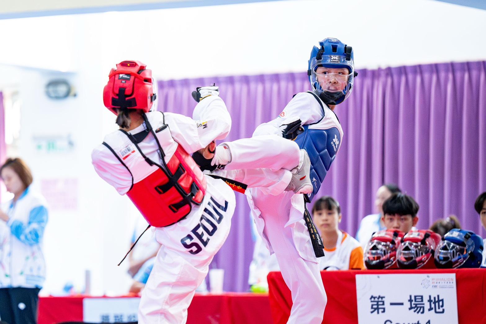 2026國際少年運動會新北江翠國中許晏寧（藍）跆拳道女子44公斤級金牌（圖／新北市政府體育局提供）