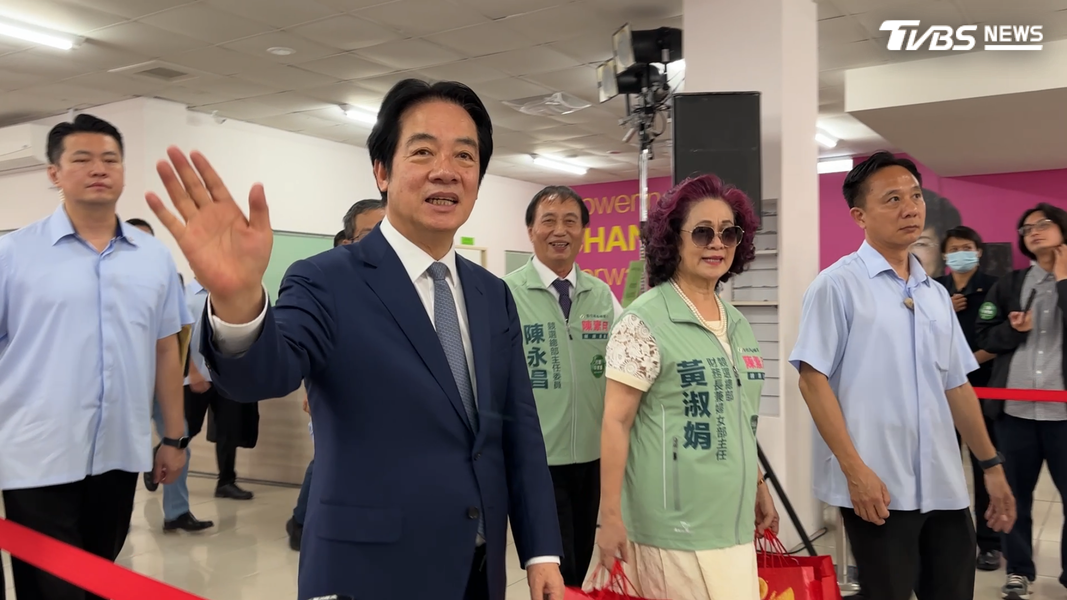 今天是七夕情人節,賴清德被問到「七夕情人節怎麼過」時,僅回應「情人節快樂」。(圖/潘袁詩羽攝)