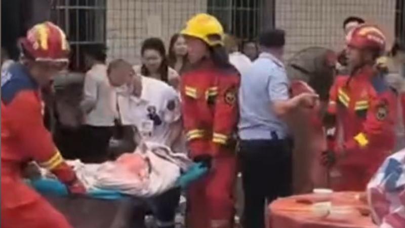 四川升學宴變悲劇!雨棚積水竟「拉垮女兒牆」 賓客5死17傷