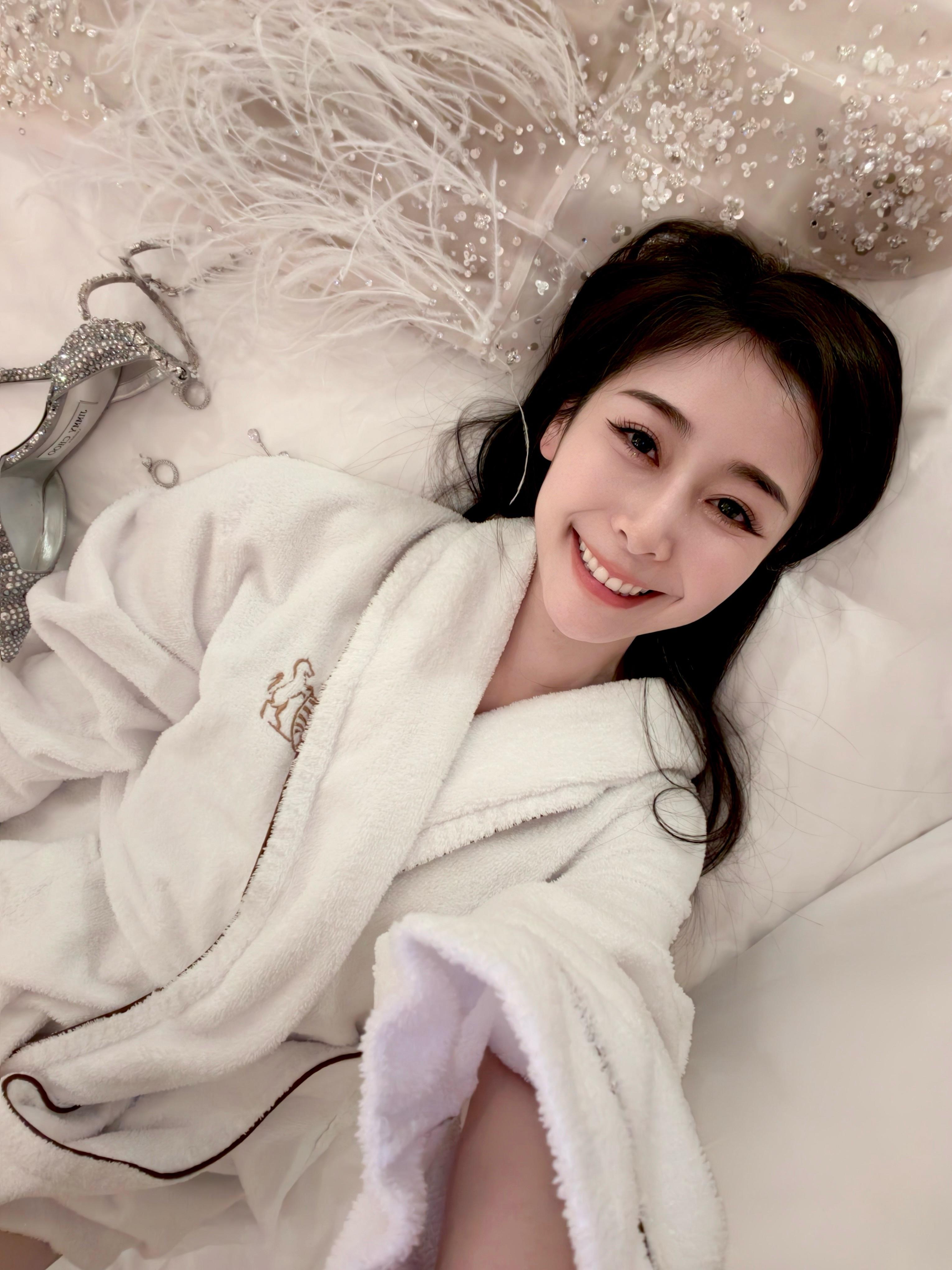 Albee向家人喊話,健康回家。(圖/翻攝自IG)