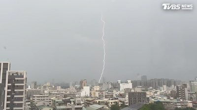 午後風雲變色! 台中狂打雷、南部雨勢大 六合夜市照常擺攤
