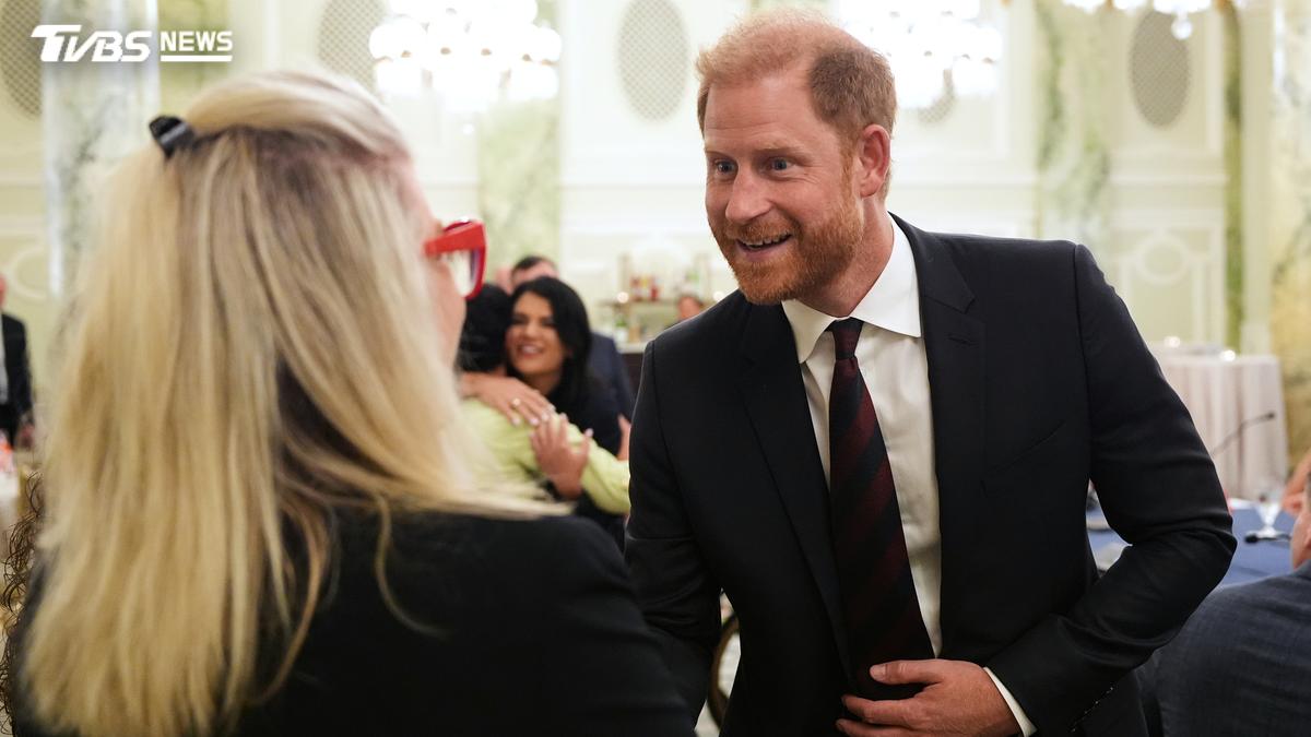 英國王室大和解?外媒:哈利王子夫婦「月底搬回英國」