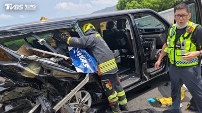 國道二次車禍奪3命 !雙方駕駛「下車協商」 遭後車高速撞飛