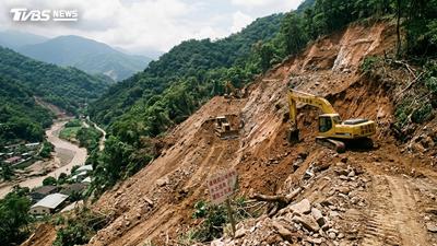 違規挖山坡地遭罰6萬!老翁竟塞6千「涼水錢」賄官 下場曝