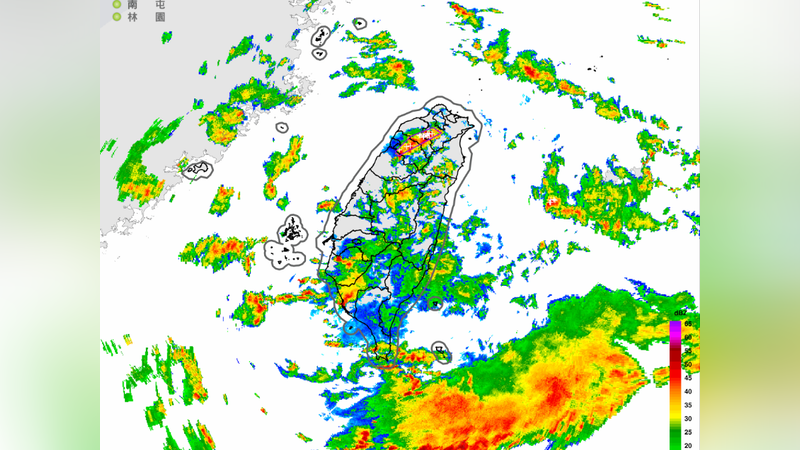 天氣/雨彈襲北台!開炸兩小時 新店、三峽山區暴雨慎防溪水暴漲