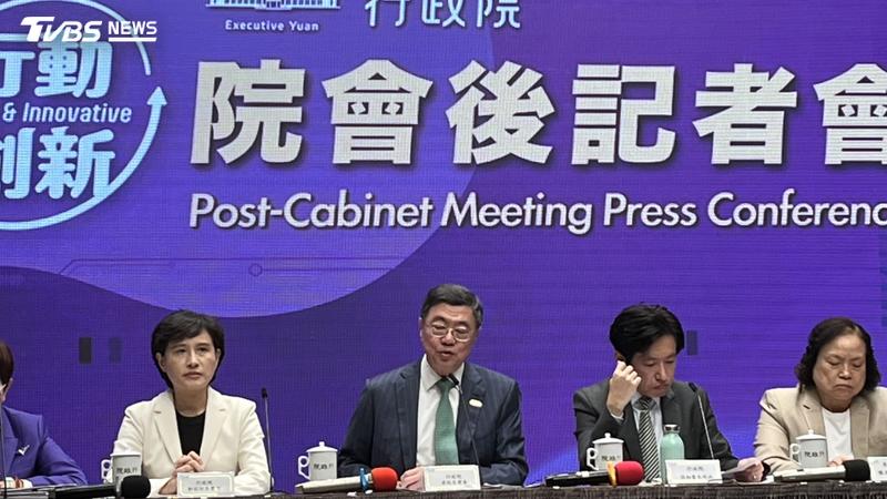 行政院長卓榮泰針對不副署法案槓上立法院長韓國瑜。(圖/陳正敬攝)