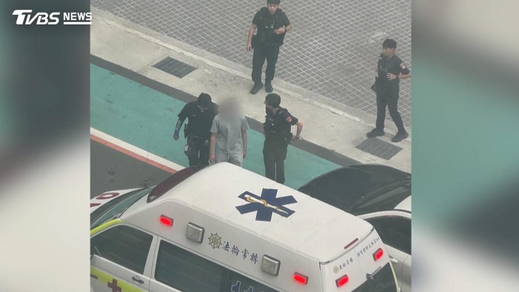 分手談出火!23歲女遭毆 朋友解圍爆打男友「大亂鬥」。(圖/民眾提供)