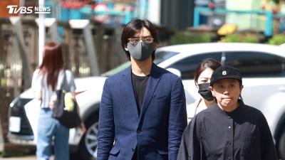 遭起訴求刑2年8月!「閃兵二班」陳柏霖、坤達首出庭現身