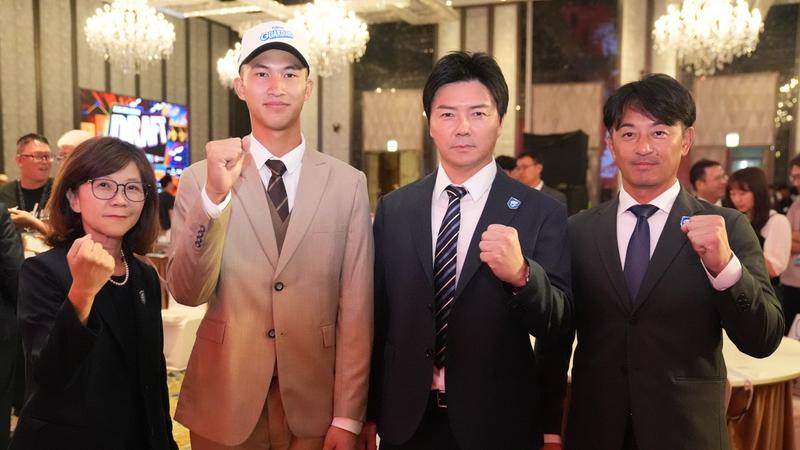中職/破紀錄!選秀狀元陳柏凱650萬簽約金加盟富邦悍將