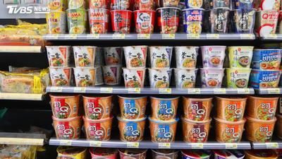 來一客悄悄改版!辛辣香菇「變粗了」 饕客嗨翻:麵更Q彈超吸湯