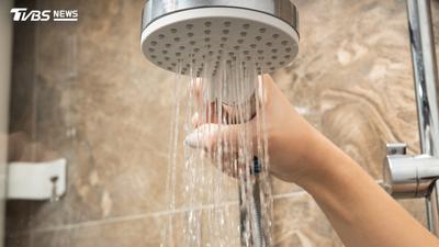 洗澡「最後30秒」轉冷水!研究:請病假次數少29%
