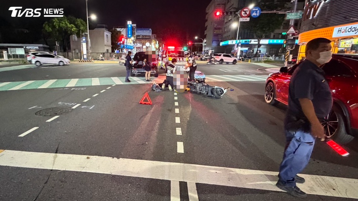高雄死亡車禍!女騎士疑紅燈左轉遭撞亡 家屬急尋行車記錄器