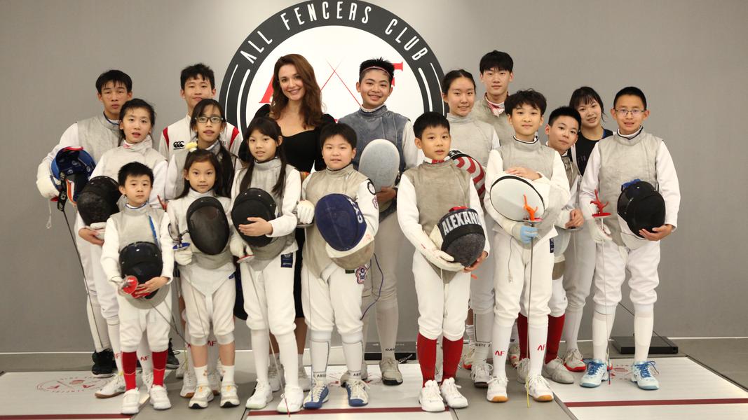 瑞莎出席All Fencers Club開幕。(圖/All Fencers Club傲智劍擊俱樂部提供)