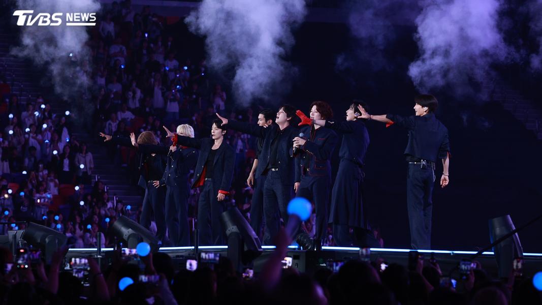 SJ大聲喊出「我們是~Super Junior喔耶唷!」(圖/黃城碩攝)