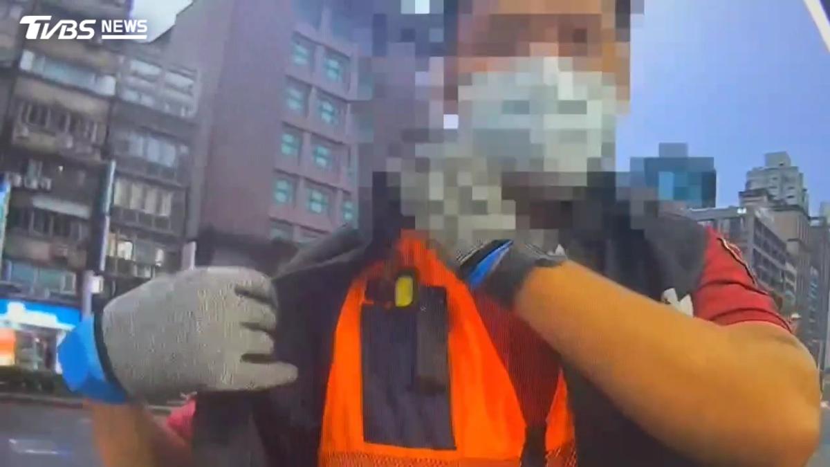 不滿在騎樓抽菸被錄 搶手機爆衝突