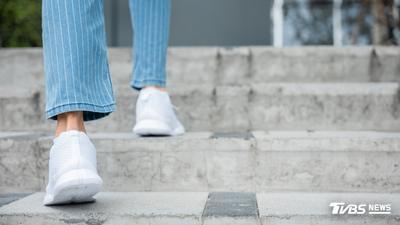 不用去健身房!研究曝「每小時動1分鐘」:降體脂又練心肺