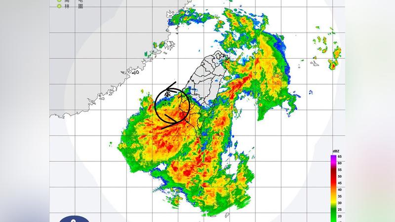 天氣/雷達回波現詭異旋轉!鄭明典示警:「小渦旋」牽動降雨變化