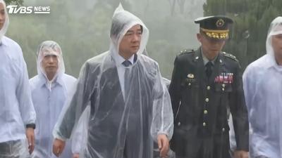 賴清德暴雨中追思823!喊「忘戰必危」國防預算破兆保和平