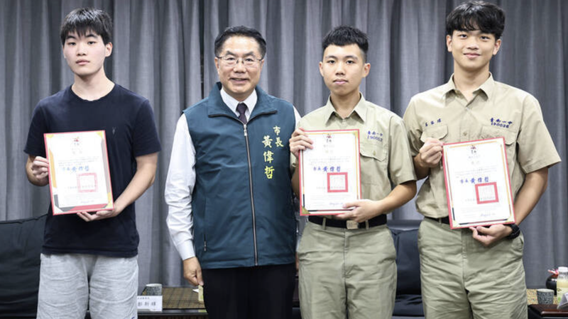 陳幸妤小兒子趙翊佑是學霸!奧林匹亞勇奪銅 曾被黃偉哲接見