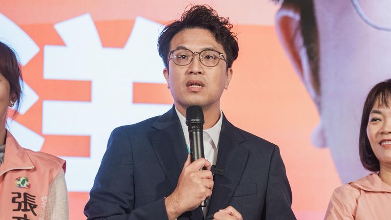遭疑買網軍衝社群追蹤數 沈伯洋反曝心酸真相:都是來罵我的