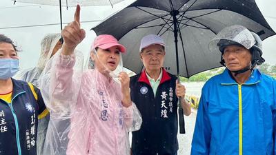 高雄豪雨連炸!馬路淹成「泥巴河」 柯志恩:治水不能只看預算