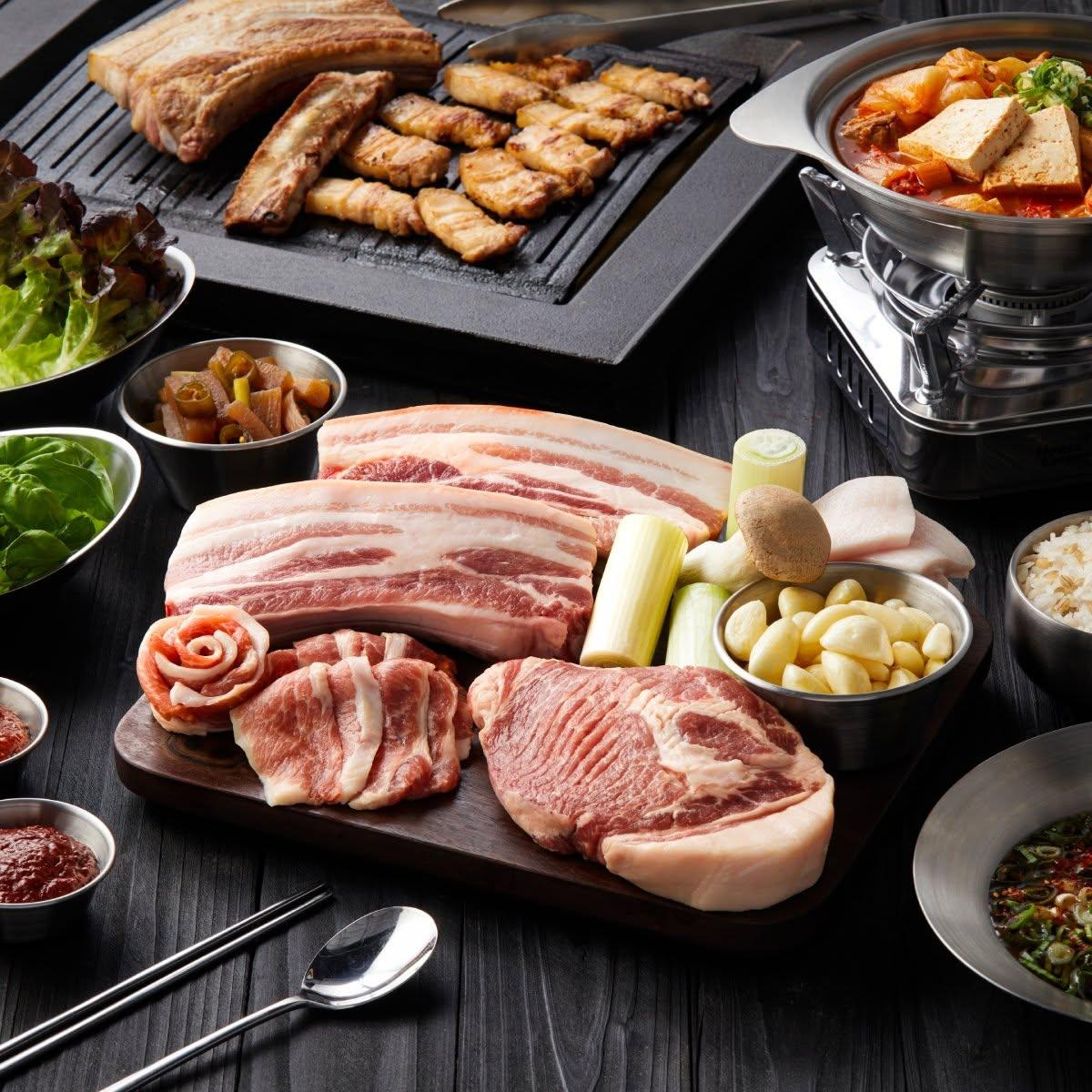 蟬聯多年首爾米其林必比登推薦的「金豬食堂」，首間海外分店落腳台北。（圖／翻攝自金豬食堂 Gold Pig Taiwan臉書）