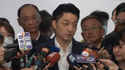 沈伯洋在「劃掉高虹安」獎狀上簽名 蔣萬安冷回:我不會這麼做