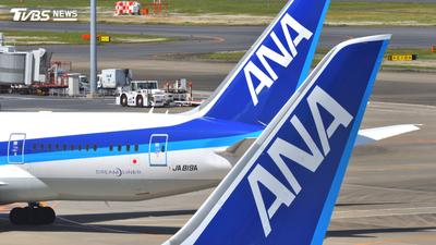 高空驚魂!全日空客機駕駛艙「窗戶突龜裂」 載64人緊急轉降新潟