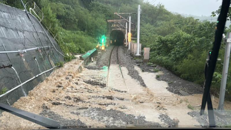 台鐵南迴線爆土石流!枋山至枋野中斷 公路無法接駁